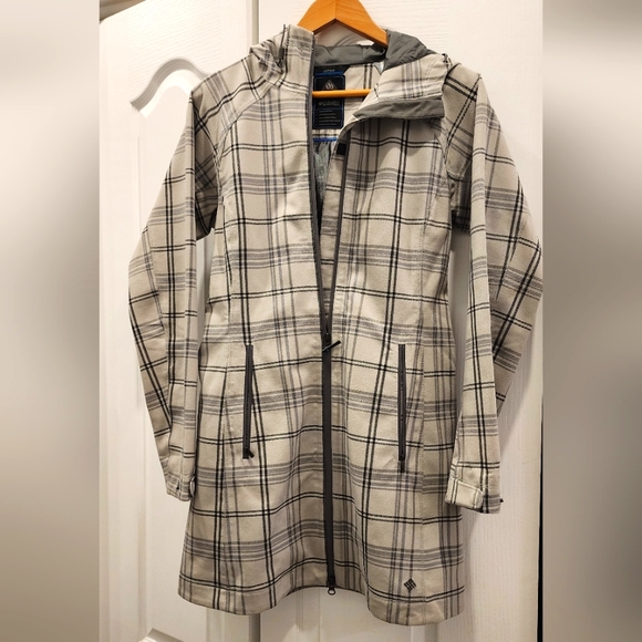 Women's Columbia Omi-Heat Spring/Fall Rain Jacket. - Picture 3 of 12